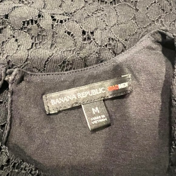 Banana Republic Black Lace Fully Lined Sleeveless Blouse Size Medium - Picture 7 of 7